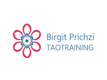 Logo Birgit Prichzi Taotraining – Fastenleiterin im Chaletdorf Auszeit.
